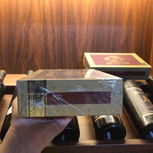 Victor-Sinclair-Aged-Connecticut-Robusto-01